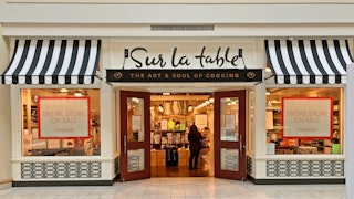 Sur La Table exterior storefront