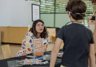 Family Day worker with kid MMA